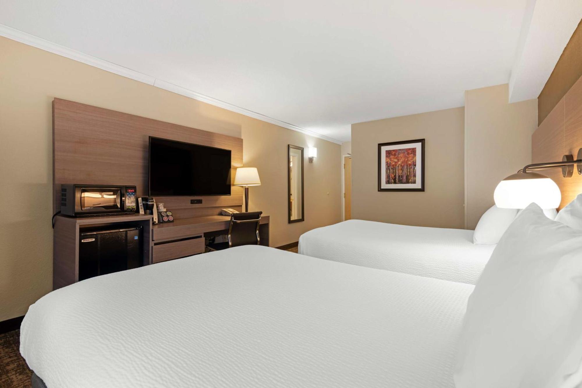 Best Western Plus Windjammer Inn & Conference Center Burlington Exterior foto