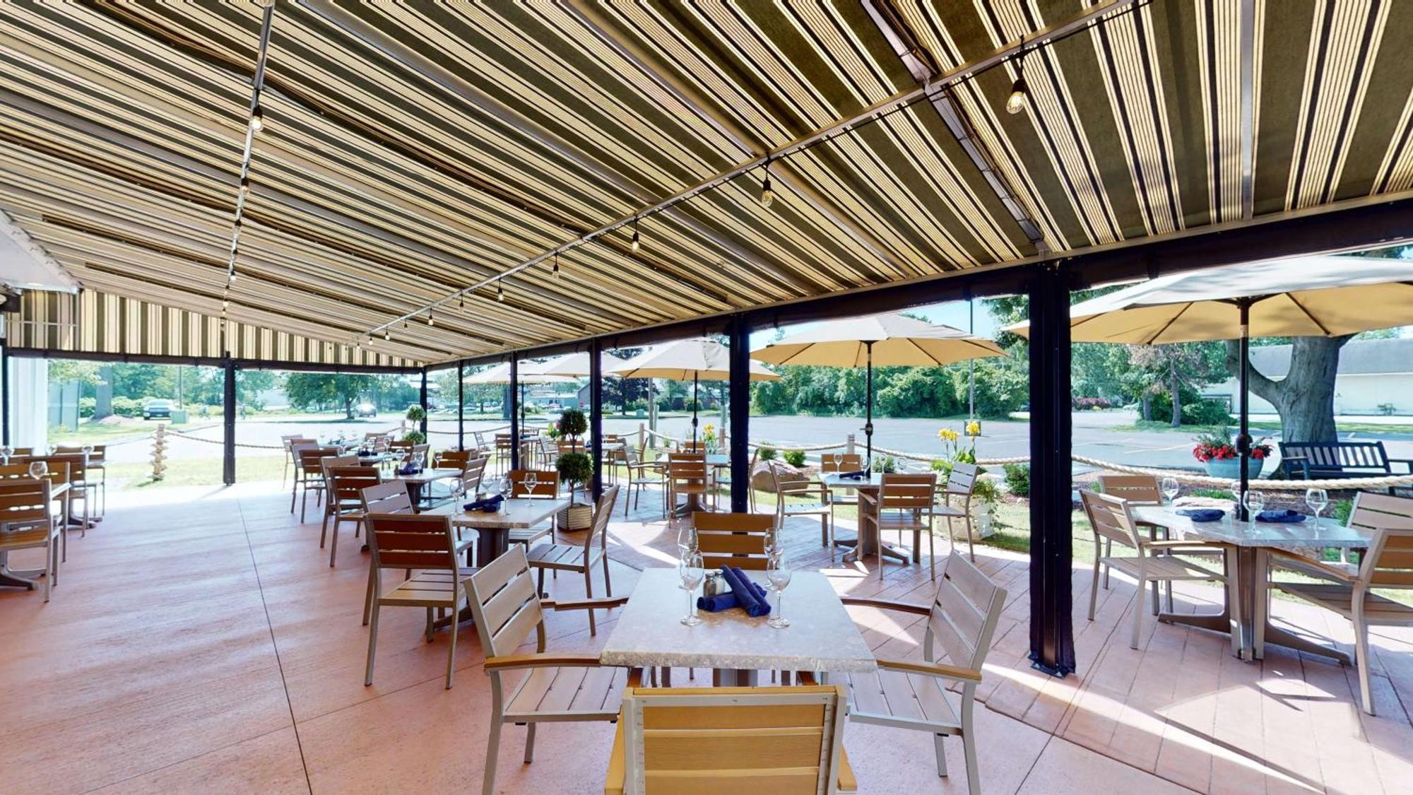 Best Western Plus Windjammer Inn & Conference Center Burlington Exterior foto
