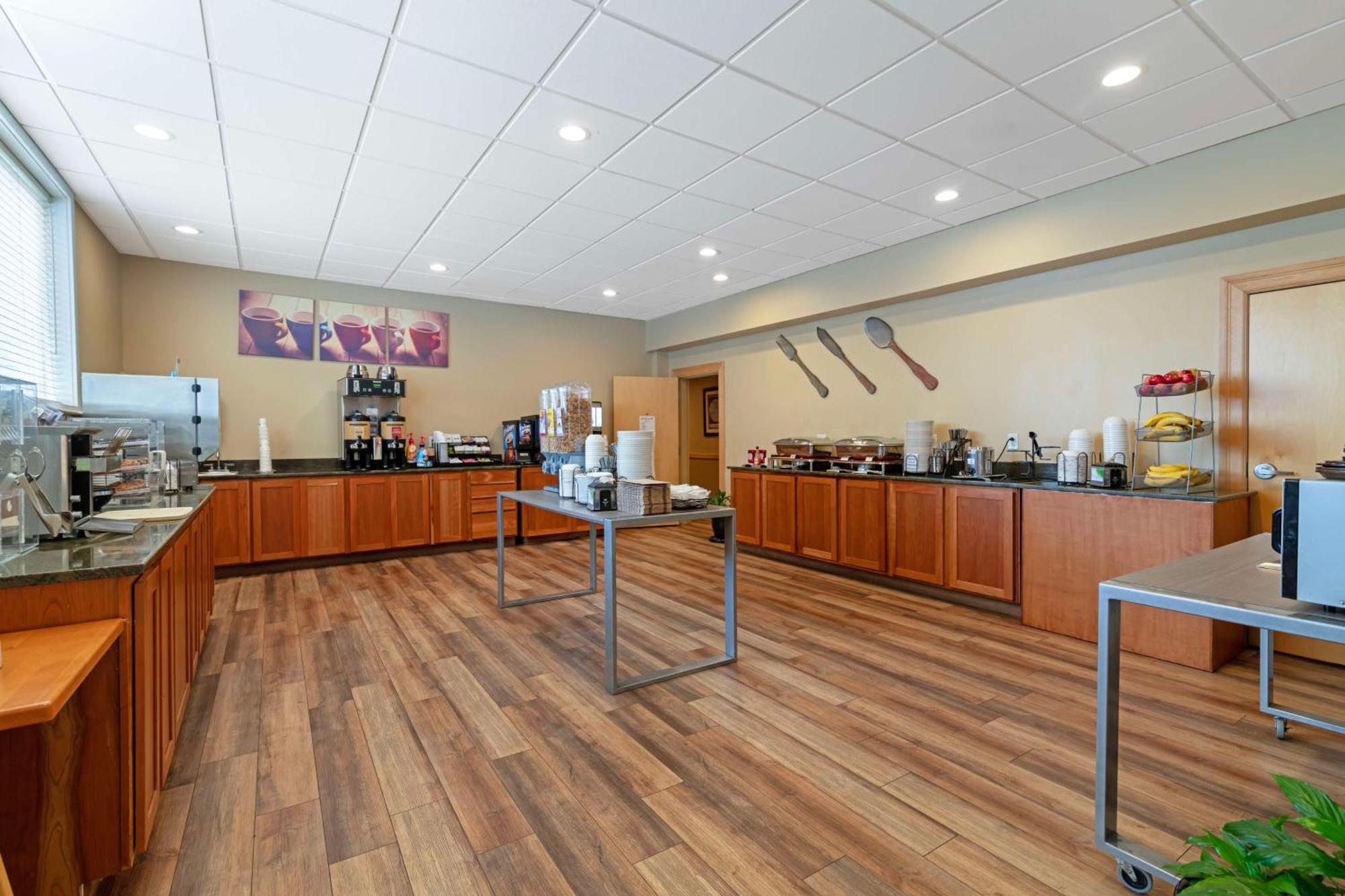 Best Western Plus Windjammer Inn & Conference Center Burlington Exterior foto