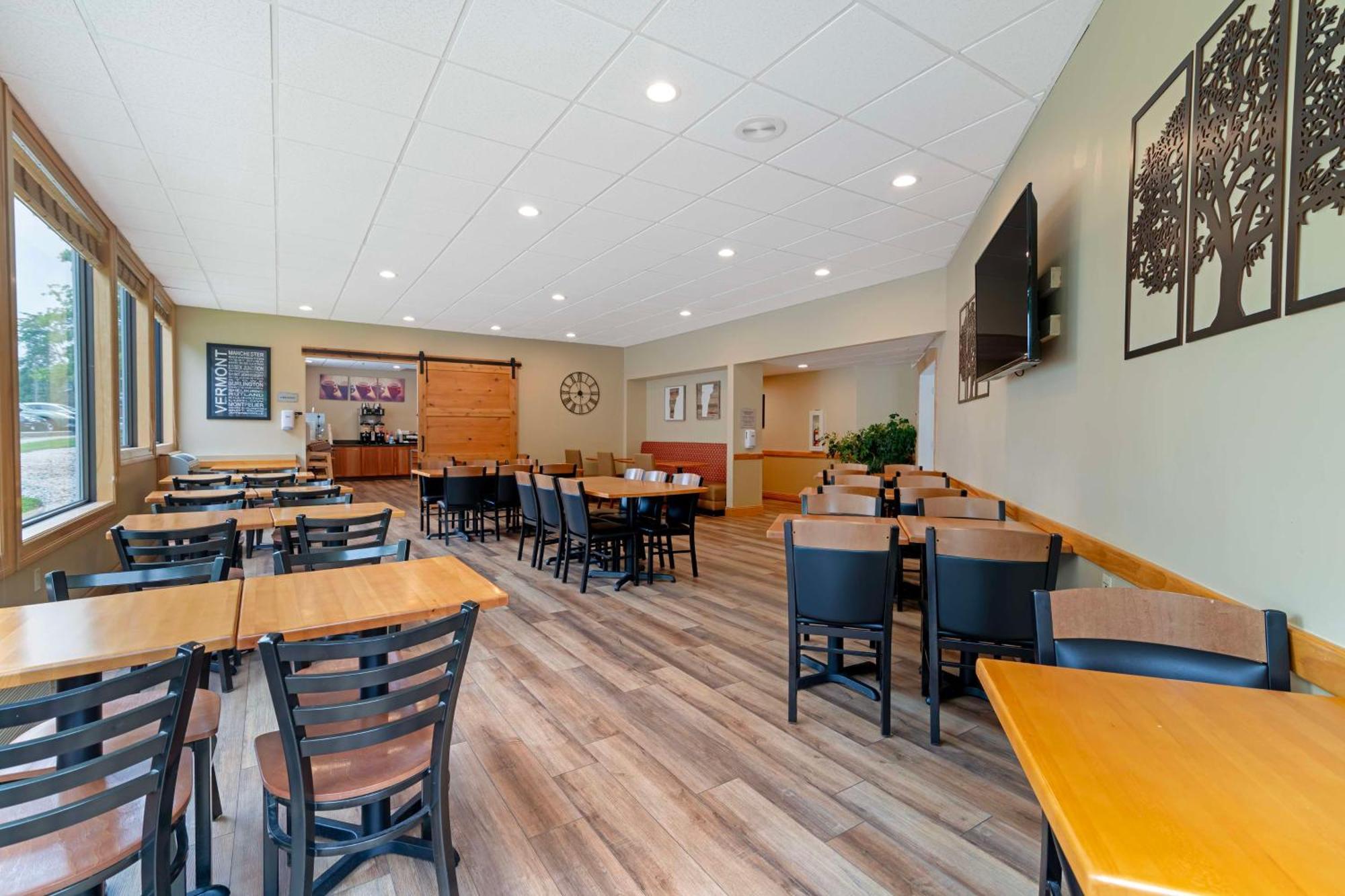 Best Western Plus Windjammer Inn & Conference Center Burlington Exterior foto