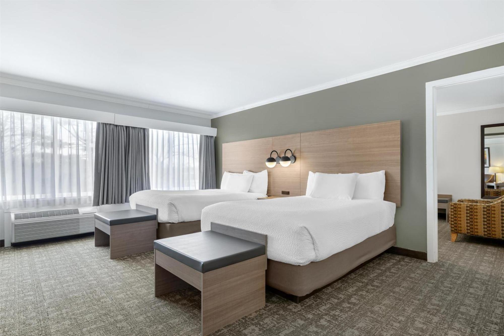 Best Western Plus Windjammer Inn & Conference Center Burlington Exterior foto